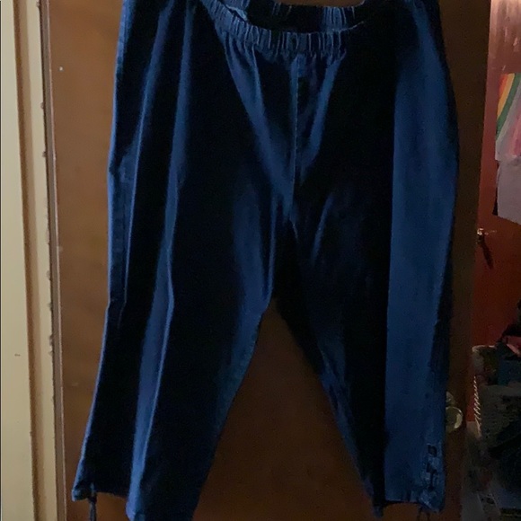 Capris - Picture 1 of 4